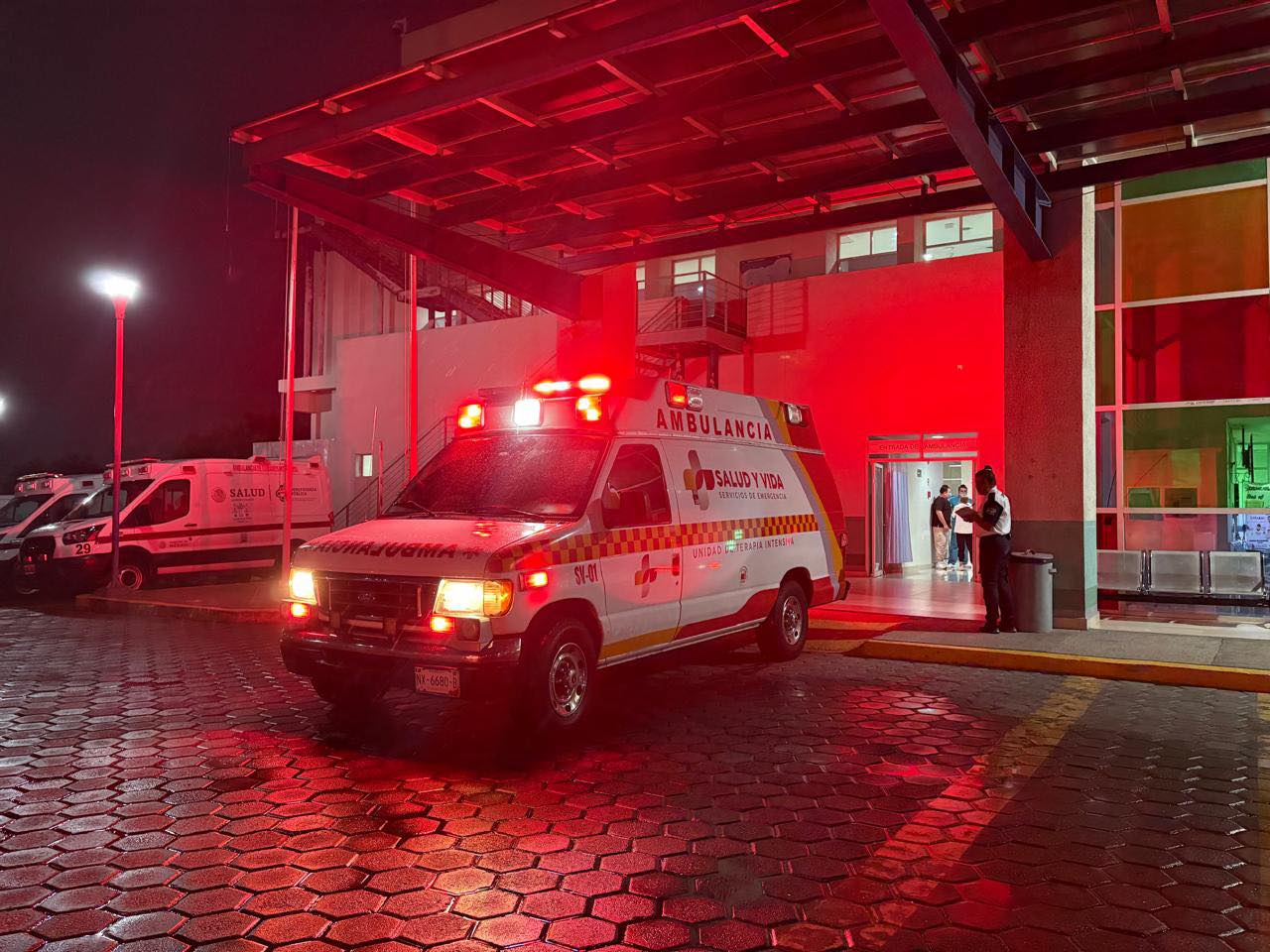 Ambulancia en operativo nocturno